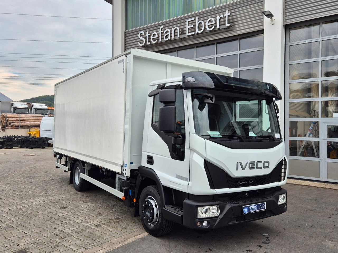 Iveco Eurocargo ML120EL25/P Böse Schiebeplanen LBW AHK - Camion pentru transportul băuturilor: Foto 2 Iveco Eurocargo ML120EL25/P Böse Schiebeplanen LBW AHK - Camion pentru transportul băuturilor: Foto 2