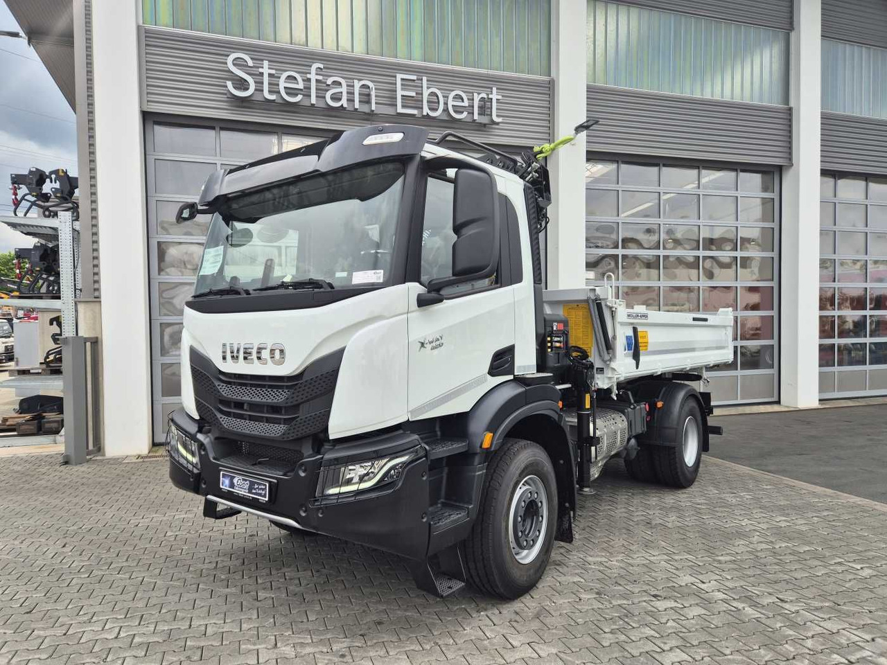 Iveco X-Way AD200X42/P HR OFF Hiab X-HIDUO 118E-3 Funk - Camion basculantă, Camion cu macara: Foto 2 Iveco X-Way AD200X42/P HR OFF Hiab X-HIDUO 118E-3 Funk - Camion basculantă, Camion cu macara: Foto 2