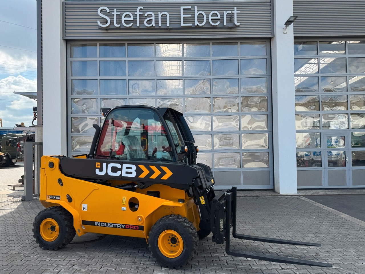 JCB TLT 35-26D 4WD Teletruck / NEU 2025 / SS - Stivuitor telescopic: Foto 1 JCB TLT 35-26D 4WD Teletruck / NEU 2025 / SS - Stivuitor telescopic: Foto 1