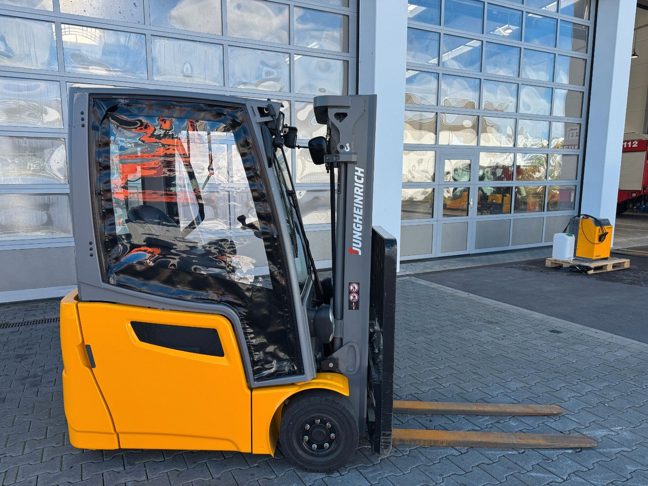 Jungheinrich EFG 215 / Triplex: 4.25m! / SS / nur 2.865h! - Electrostivuitor: Foto 2 Jungheinrich EFG 215 / Triplex: 4.25m! / SS / nur 2.865h! - Electrostivuitor: Foto 2