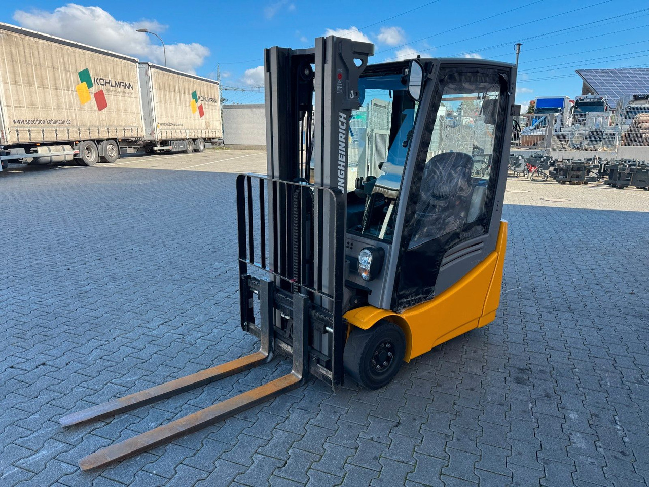 Jungheinrich EFG 215 / Triplex: 4.25m! / SS / nur 2.865h! - Electrostivuitor: Foto 5 Jungheinrich EFG 215 / Triplex: 4.25m! / SS / nur 2.865h! - Electrostivuitor: Foto 5
