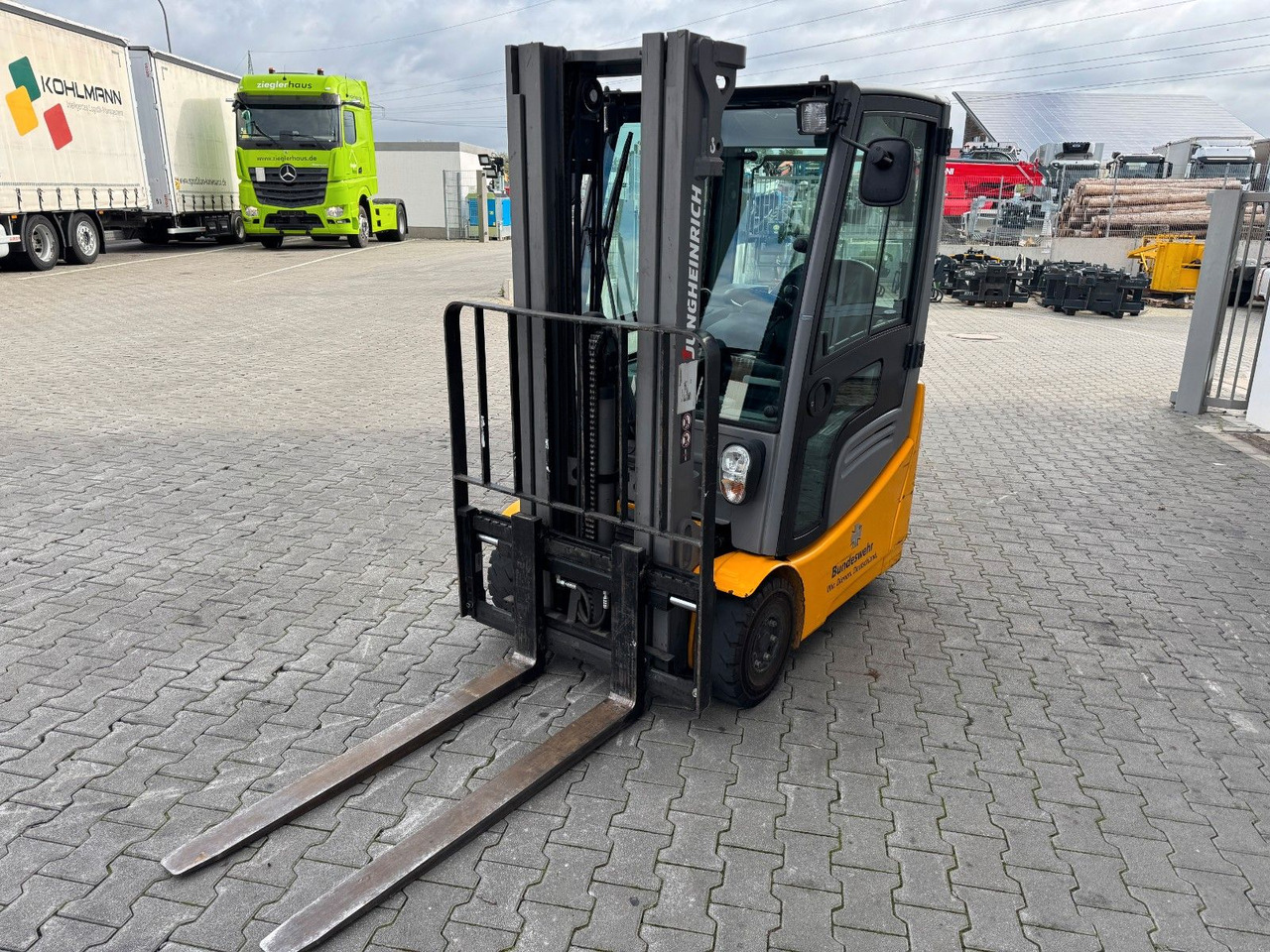 Jungheinrich EFG 215 / Triplex: 4.25m! / SS / nur 716h! - Electrostivuitor: Foto 5 Jungheinrich EFG 215 / Triplex: 4.25m! / SS / nur 716h! - Electrostivuitor: Foto 5