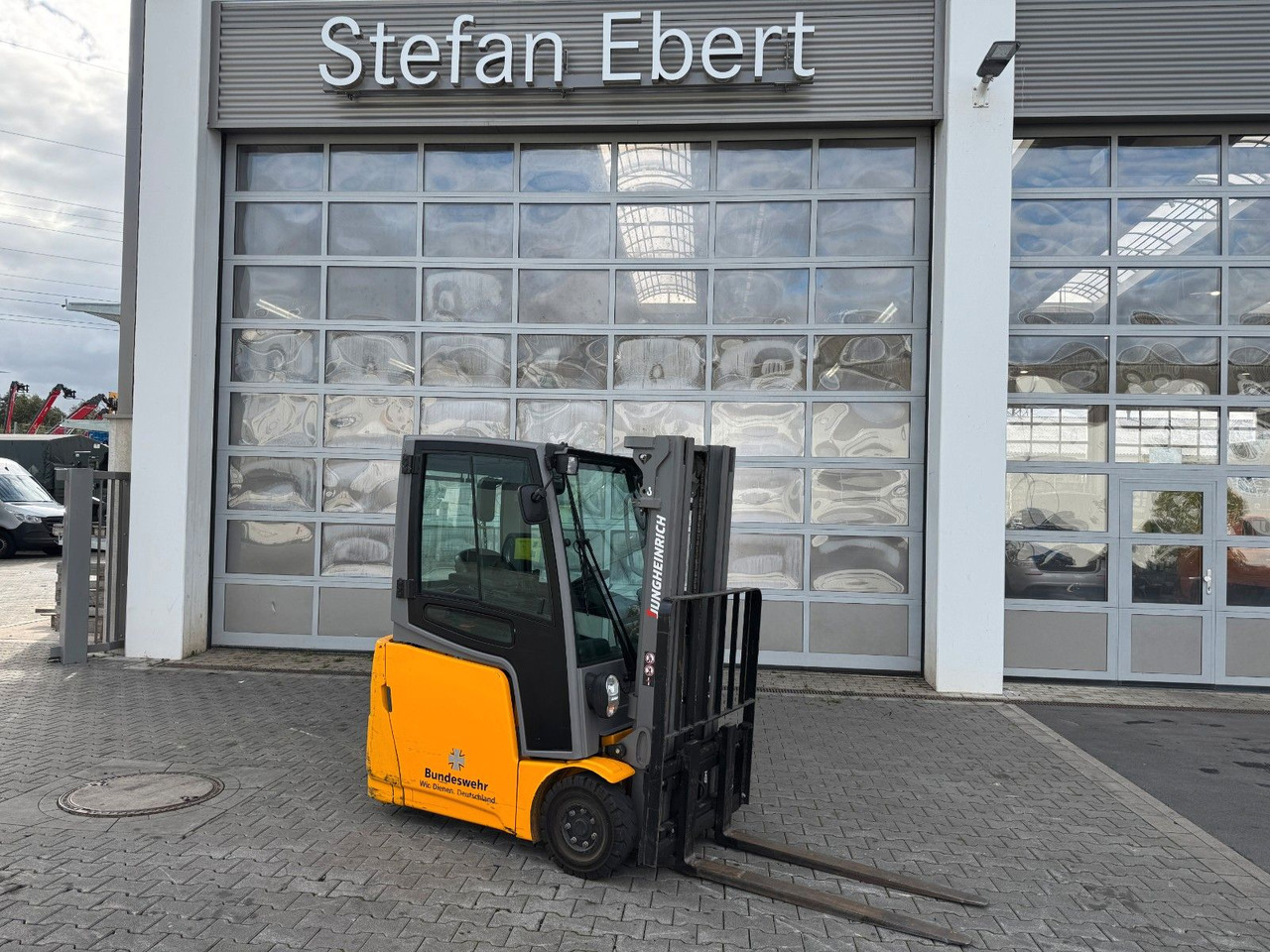 Jungheinrich EFG 215 / Triplex: 4.25m! / SS / nur 716h! - Electrostivuitor: Foto 1 Jungheinrich EFG 215 / Triplex: 4.25m! / SS / nur 716h! - Electrostivuitor: Foto 1