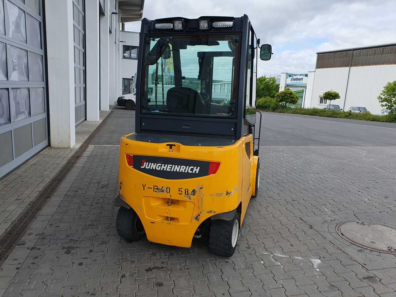 Jungheinrich EFG S30 / Triplex: 4.40m! / SS / nur 1.674h! - Electrostivuitor: Foto 4 Jungheinrich EFG S30 / Triplex: 4.40m! / SS / nur 1.674h! - Electrostivuitor: Foto 4