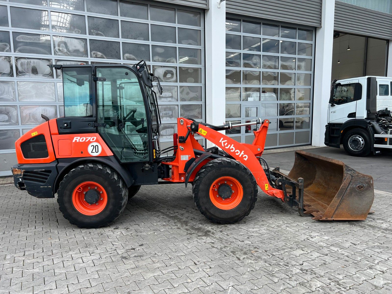 Kubota R070 / Gabel & Schaufel / nur 1.869h! - Încărcător frontal pe pneuri: Foto 2 Kubota R070 / Gabel & Schaufel / nur 1.869h! - Încărcător frontal pe pneuri: Foto 2
