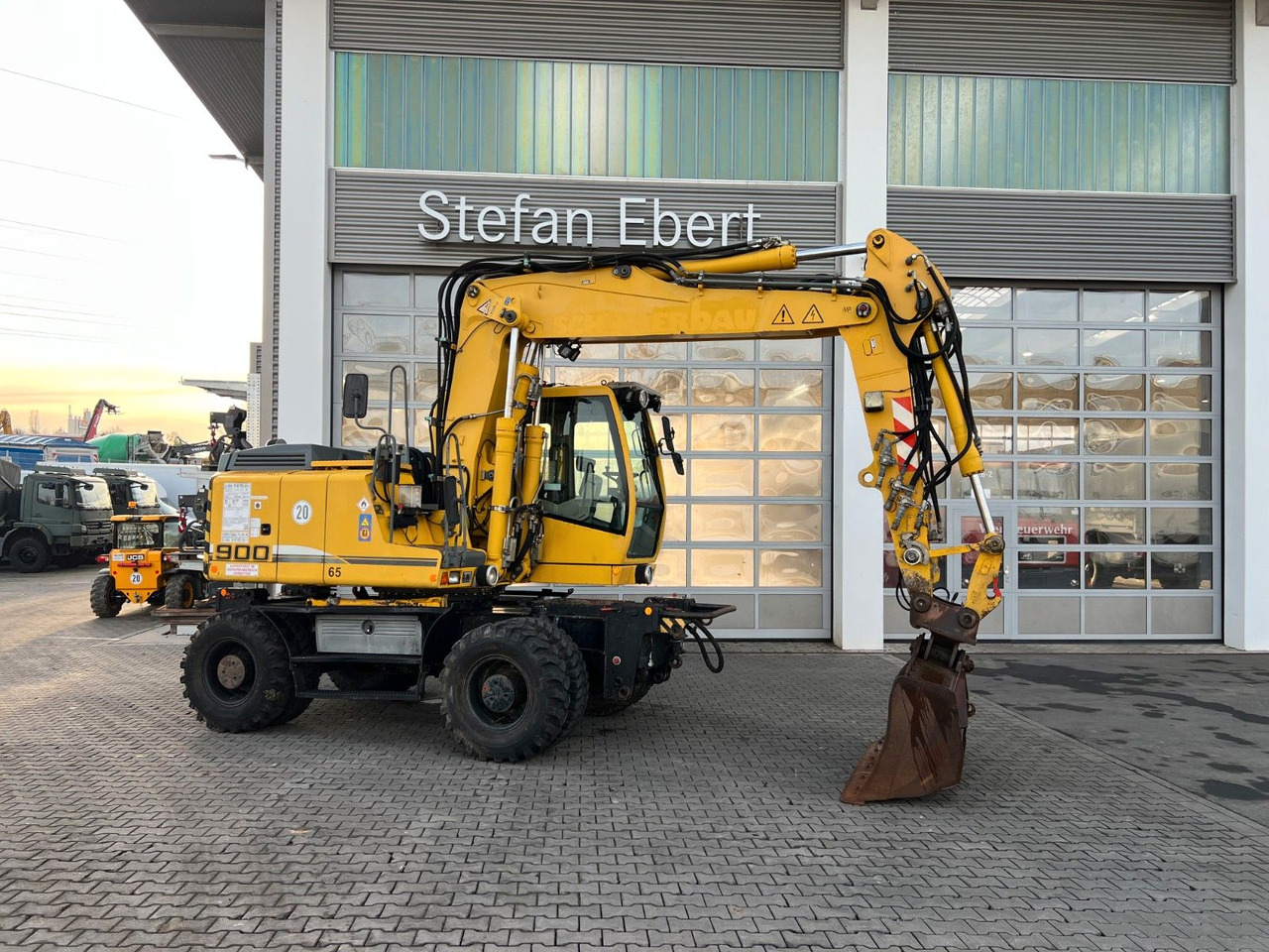 Liebherr A 900 C ZW Litronic / 19.616 h / 2009 - Excavator pe roţi: Foto 1 Liebherr A 900 C ZW Litronic / 19.616 h / 2009 - Excavator pe roţi: Foto 1