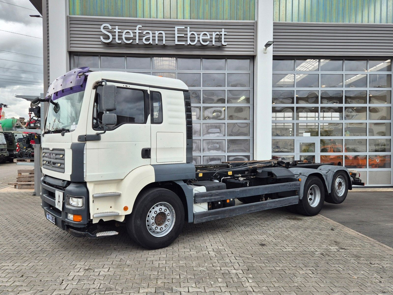 MAN TGA 26.440 6x2-2 BL Meiller RK 20.70 Bett - Camion cu cârlig: Foto 4 MAN TGA 26.440 6x2-2 BL Meiller RK 20.70 Bett - Camion cu cârlig: Foto 4