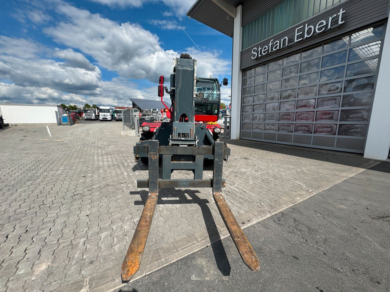 Magni RTH 7.26 SH Roto / Funk / 2021 / Gabel - Încărcător frontal pe pneuri: Foto 4 Magni RTH 7.26 SH Roto / Funk / 2021 / Gabel - Încărcător frontal pe pneuri: Foto 4