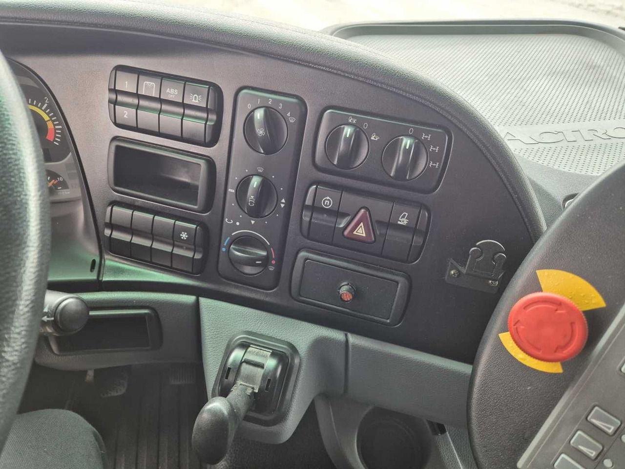 Măturătoare stradală Mercedes-Benz Actros 2032 A 4x4 Bucher STKF 9500 Airport 30x: Foto 13