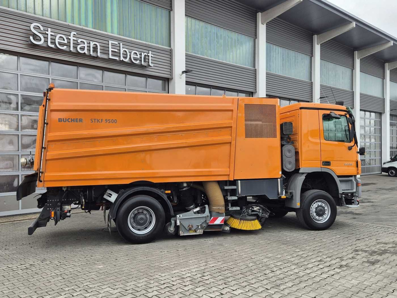 Măturătoare stradală Mercedes-Benz Actros 2032 A 4x4 Bucher STKF 9500 Airport 30x: Foto 6