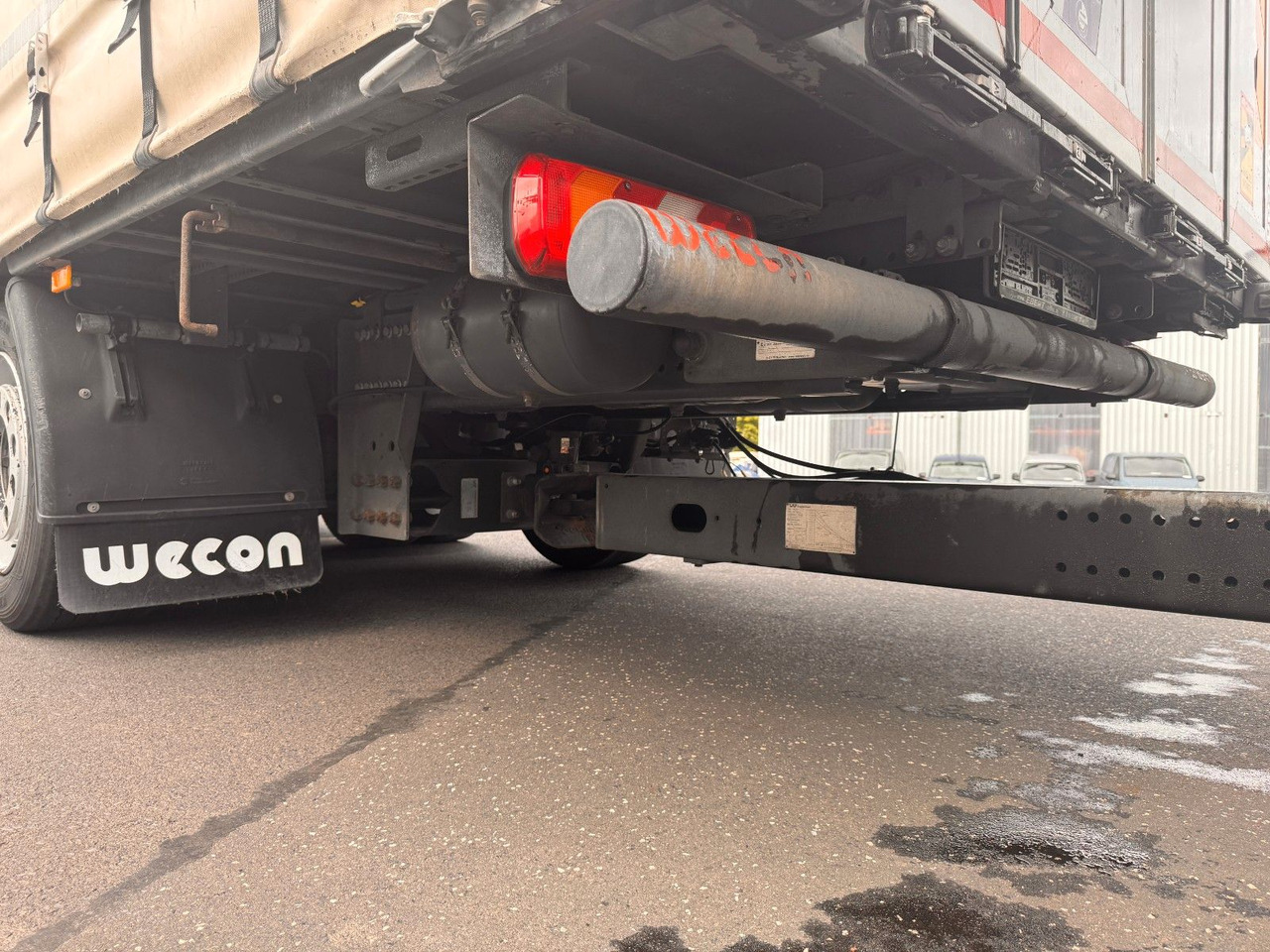 Camion cu prelată Mercedes-Benz Actros 2542 LnR 6x2 Retarder Standklima: Foto 10 Camion cu prelată Mercedes-Benz Actros 2542 LnR 6x2 Retarder Standklima: Foto 10