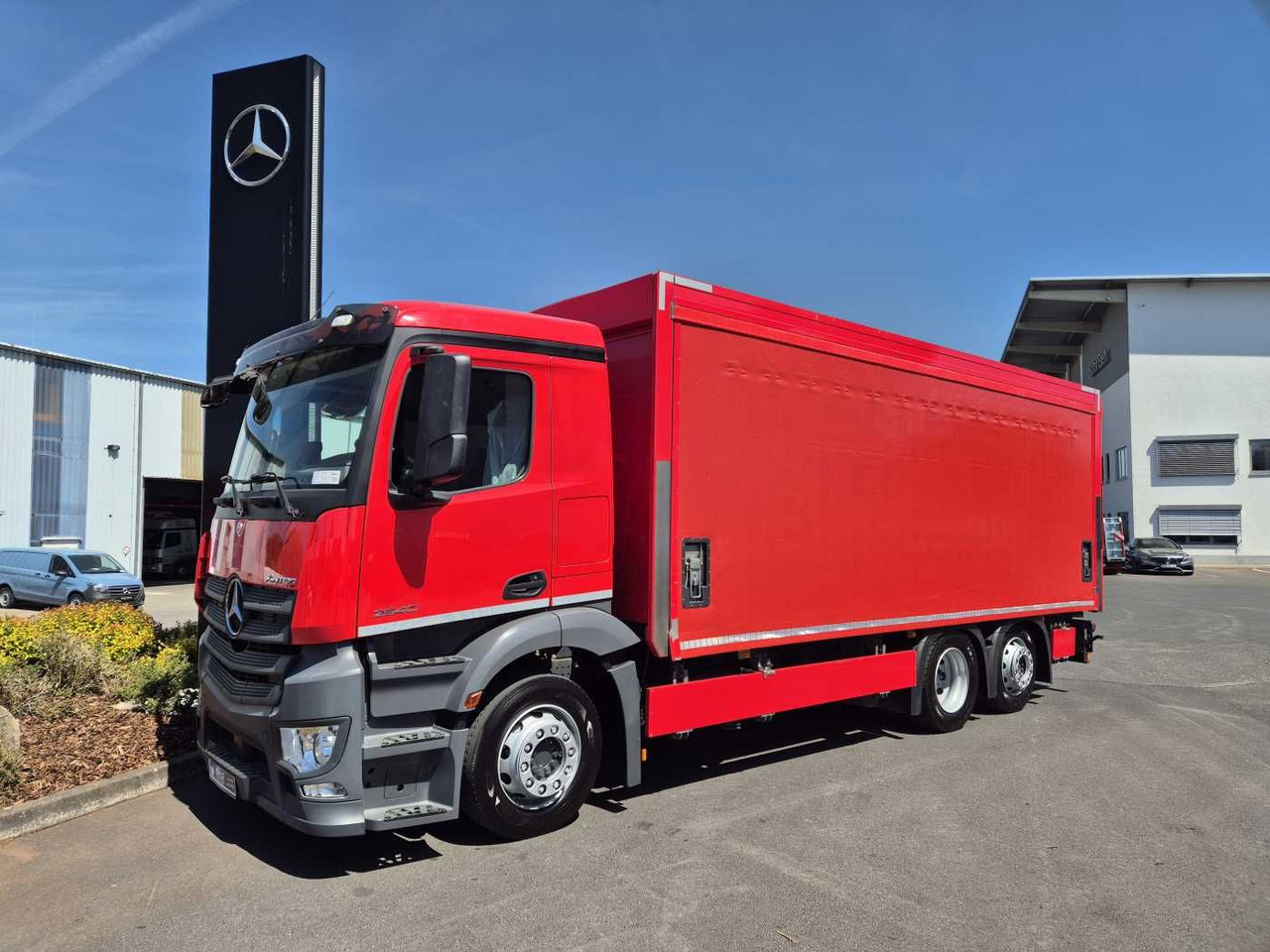 Mercedes-Benz Antos 2540 LnR 6x2 LBW Schiebeplanen AHK - Camion pentru transportul băuturilor: Foto 2 Mercedes-Benz Antos 2540 LnR 6x2 LBW Schiebeplanen AHK - Camion pentru transportul băuturilor: Foto 2