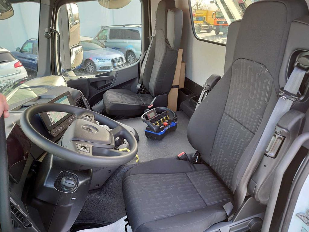 Interior photo 3: Camion basculantă, Camion cu macara nou Mercedes-Benz Arocs 1832 KK 4x2 Kipper+Kran Fassi F120+Funk Mercedes-Benz Arocs 1832 KK 4x2 Kipper+Kran Fassi F120+Funk