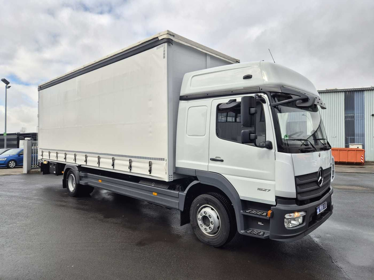 Mercedes-Benz Atego 1527 L L-Haus LBW Palfinger 1.500kg 2 Bett - Camion cu prelată: Foto 2 Mercedes-Benz Atego 1527 L L-Haus LBW Palfinger 1.500kg 2 Bett - Camion cu prelată: Foto 2