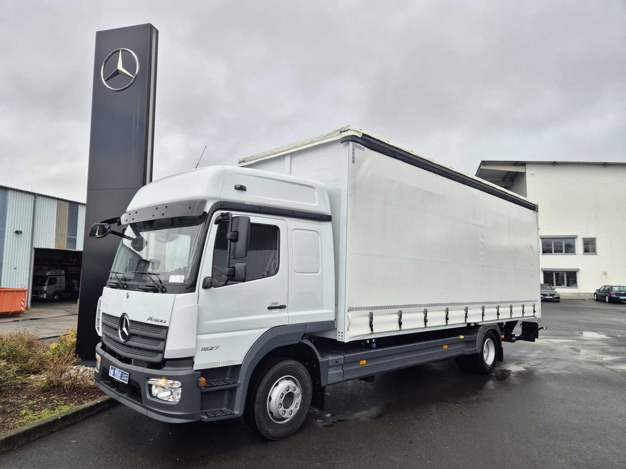 Mercedes-Benz Atego 1527 L L-Haus LBW Palfinger 1.500kg 2 Bett - Camion cu prelată: Foto 1 Mercedes-Benz Atego 1527 L L-Haus LBW Palfinger 1.500kg 2 Bett - Camion cu prelată: Foto 1