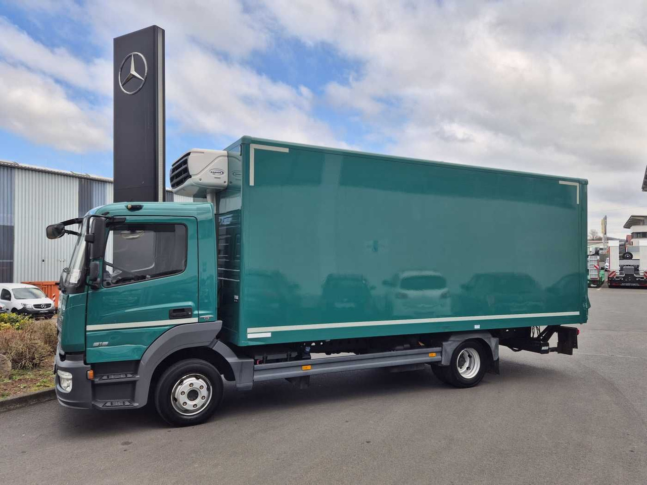 Mercedes-Benz Atego 816 L Carrier Xarios 500 Ladebordwand Tür - Autoutilitară frigorifica: Foto 3 Mercedes-Benz Atego 816 L Carrier Xarios 500 Ladebordwand Tür - Autoutilitară frigorifica: Foto 3