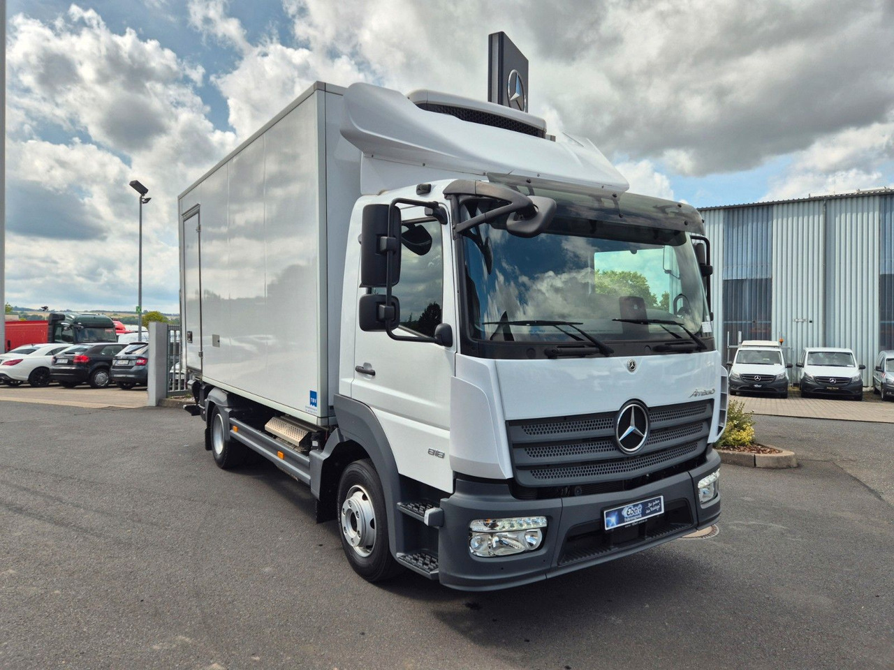 Mercedes-Benz Atego 818 L Kühlkoffer + LBW Carrier Xarios 6 - Autoutilitară frigorifica: Foto 2 Mercedes-Benz Atego 818 L Kühlkoffer + LBW Carrier Xarios 6 - Autoutilitară frigorifica: Foto 2