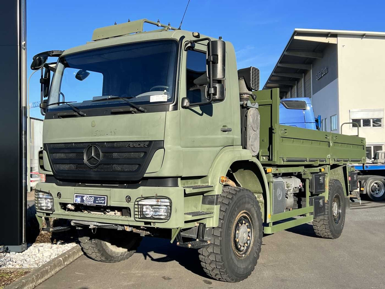 Mercedes-Benz Axor 1829 A 4x4 Pritsche - Camion platformă: Foto 2 Mercedes-Benz Axor 1829 A 4x4 Pritsche - Camion platformă: Foto 2