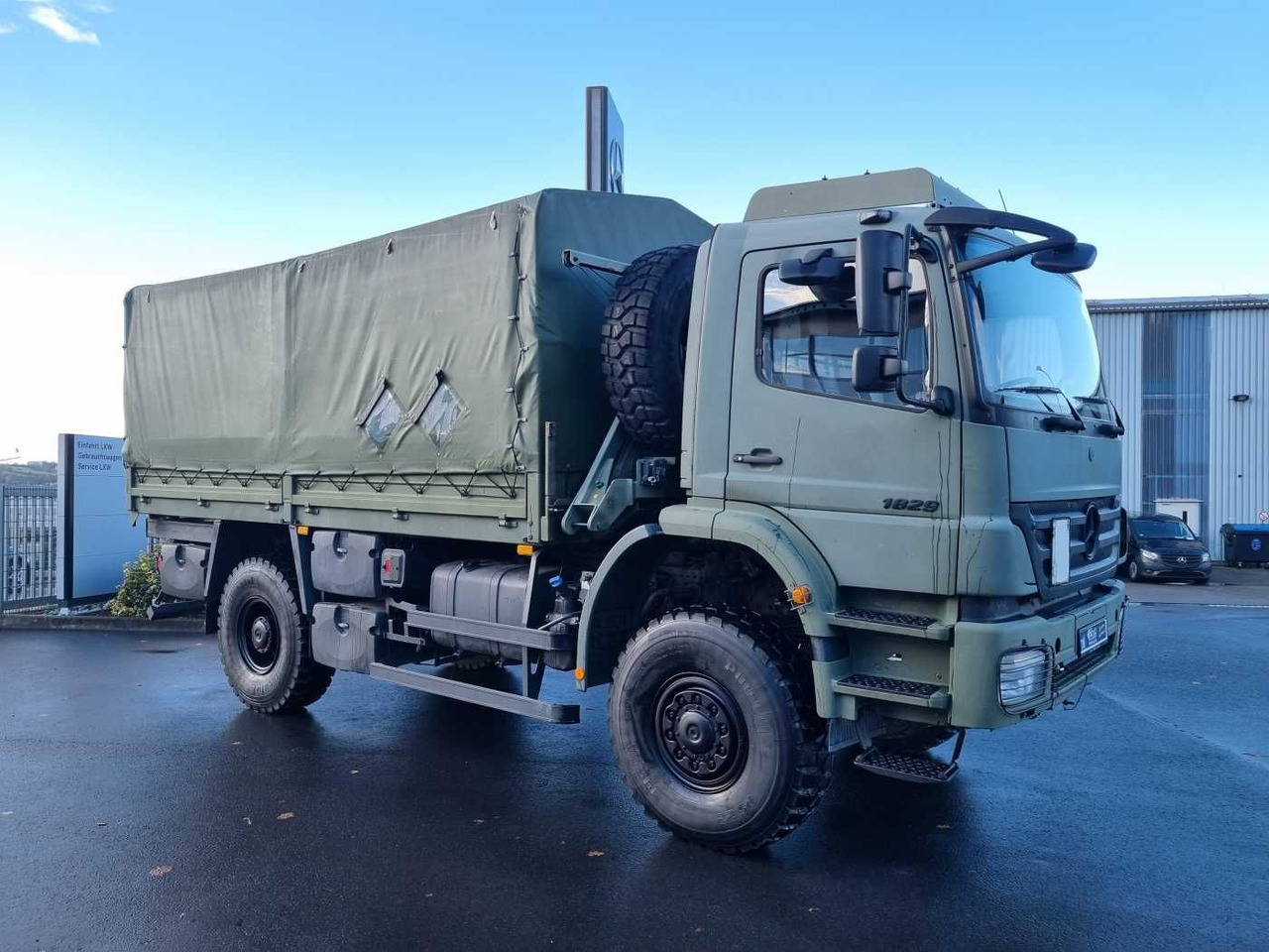 Mercedes-Benz Axor 1829 A 4x4 Pritsche/Plane 10 Stück - Camion cu prelată: Foto 5 Mercedes-Benz Axor 1829 A 4x4 Pritsche/Plane 10 Stück - Camion cu prelată: Foto 5