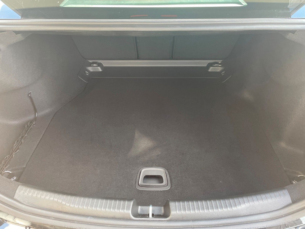 Berlină/ Sedan Mercedes-Benz C 200 d AVANTGARDE 360°+TOTW+Carplay+Ambiente: Foto 7 Berlină/ Sedan Mercedes-Benz C 200 d AVANTGARDE 360°+TOTW+Carplay+Ambiente: Foto 7
