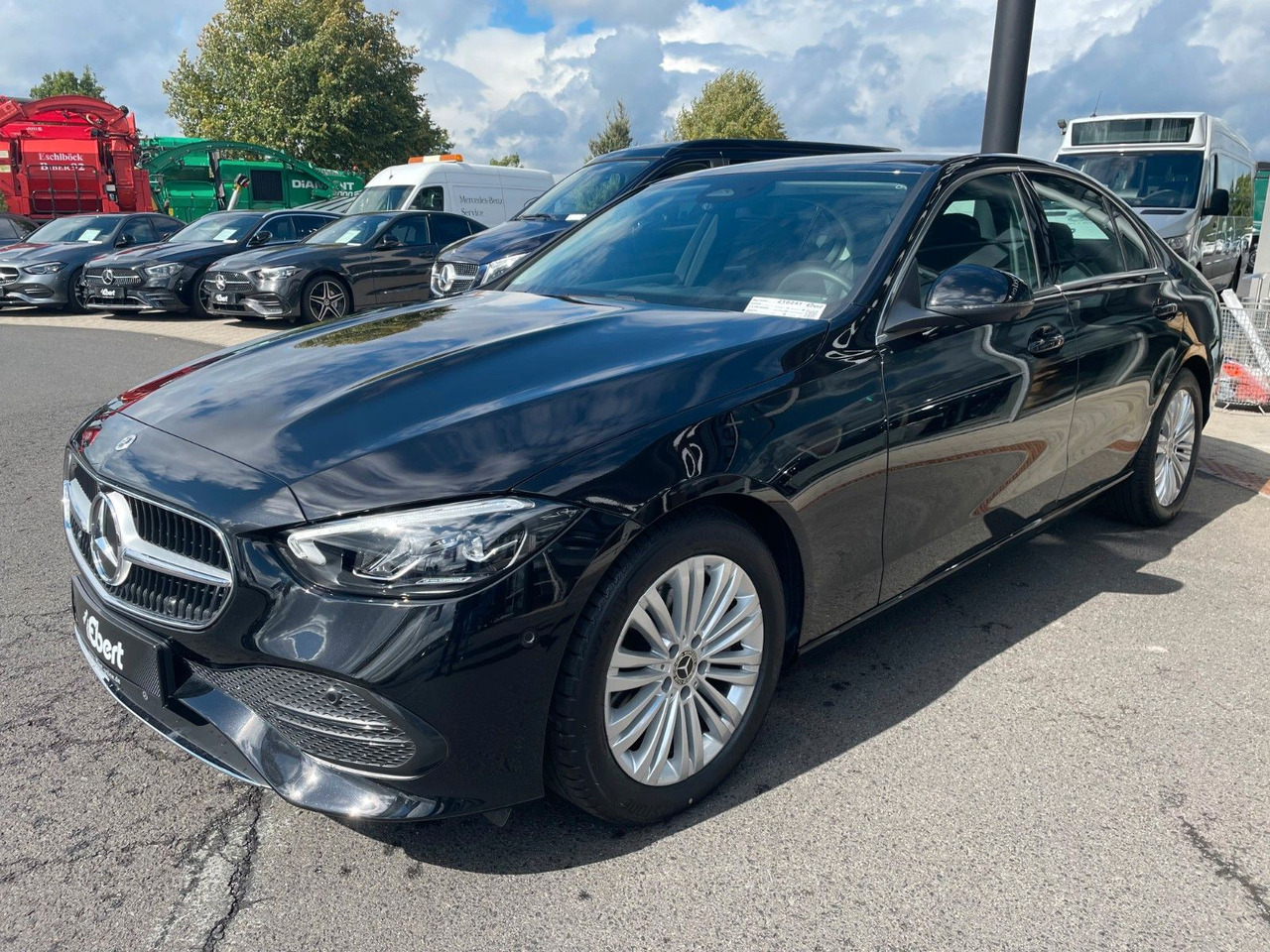 Mercedes-Benz C 200 d AVANTGARDE 360°+TOTW+Carplay+Ambiente - Berlină/ Sedan: Foto 2 Mercedes-Benz C 200 d AVANTGARDE 360°+TOTW+Carplay+Ambiente - Berlină/ Sedan: Foto 2
