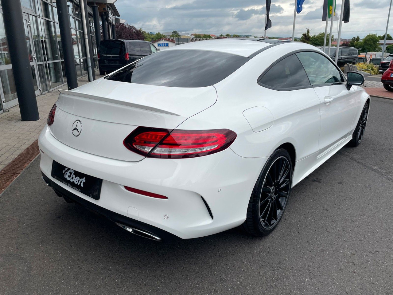 Mercedes-Benz C 220 d Coupe AMG+Pano+R-Kamera+Night+Carplay - Coupe: Foto 4 Mercedes-Benz C 220 d Coupe AMG+Pano+R-Kamera+Night+Carplay - Coupe: Foto 4