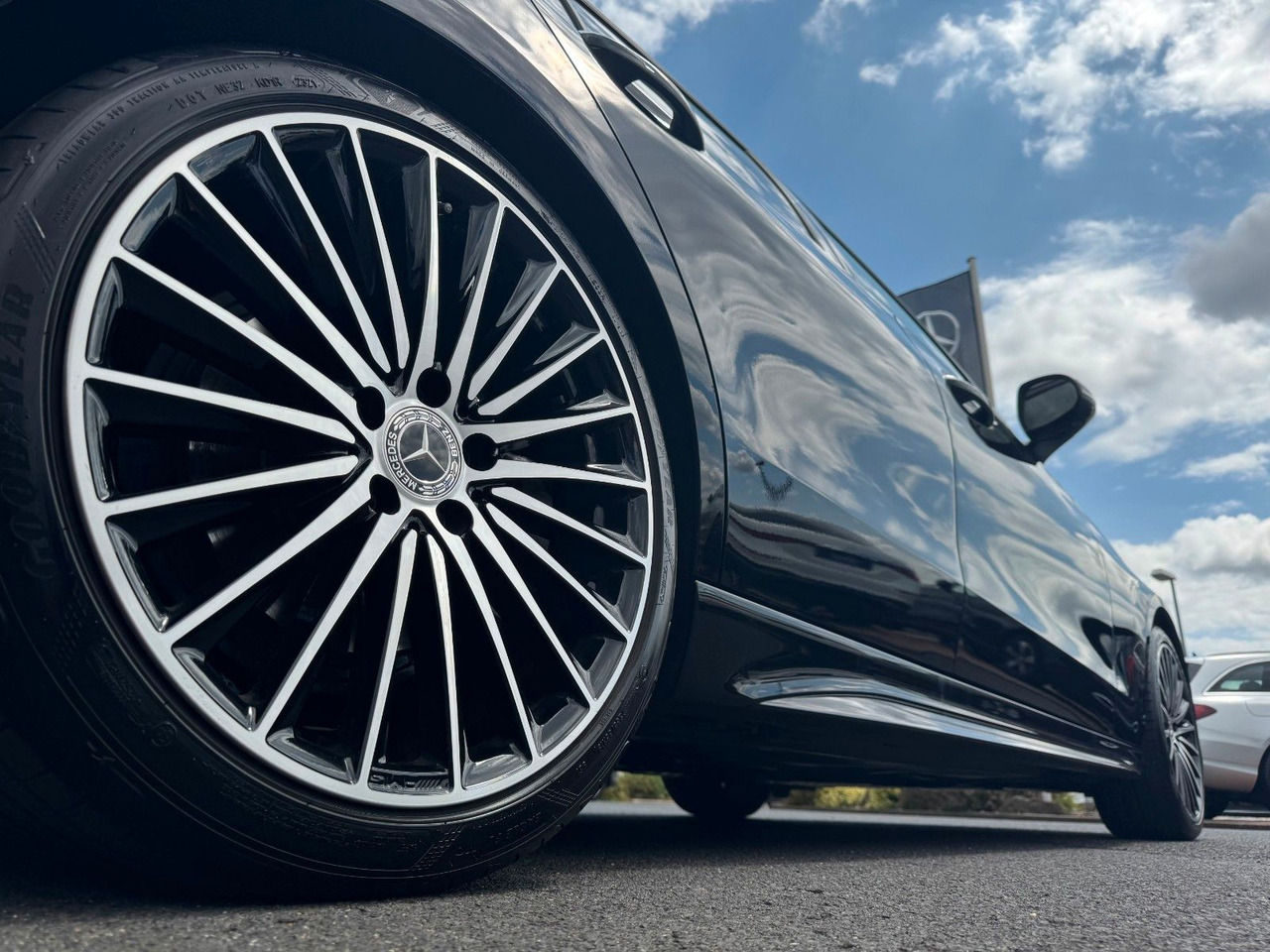 Mercedes-Benz C 300 AMG+DistrPlus+360+SportfahrW+Night+19Zoll - Berlină/ Sedan: Foto 5 Mercedes-Benz C 300 AMG+DistrPlus+360+SportfahrW+Night+19Zoll - Berlină/ Sedan: Foto 5