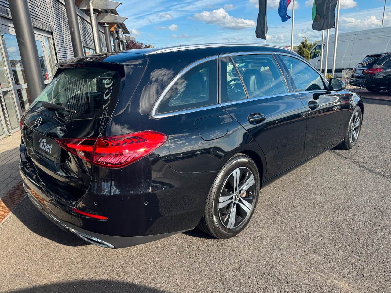 Mercedes-Benz C 300d T Avantgarde+RKamera+TotW+Ambiente - Mașină break: Foto 4 Mercedes-Benz C 300d T Avantgarde+RKamera+TotW+Ambiente - Mașină break: Foto 4