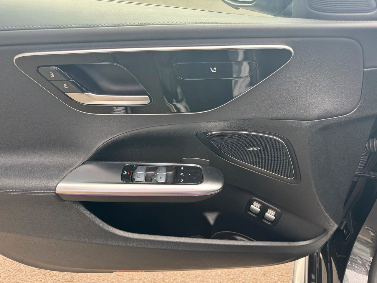 Leasing de  Mercedes-Benz C 400e 4M AMG+HUD+RFK+TotW+Ambiente+Night Mercedes-Benz C 400e 4M AMG+HUD+RFK+TotW+Ambiente+Night: Foto 13