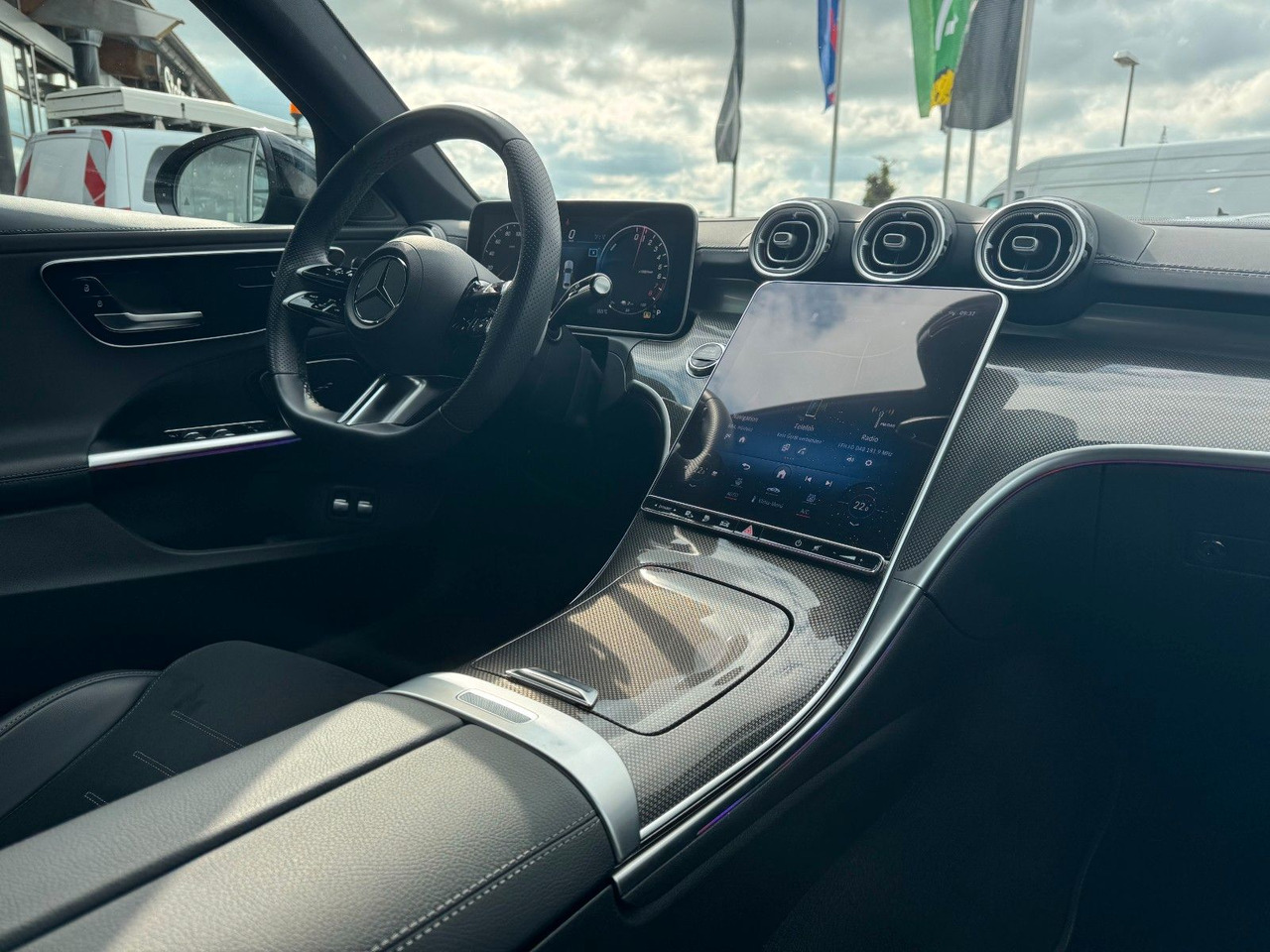 Leasing de  Mercedes-Benz C 400e 4M AMG+HUD+RFK+TotW+Ambiente+Night Mercedes-Benz C 400e 4M AMG+HUD+RFK+TotW+Ambiente+Night: Foto 18