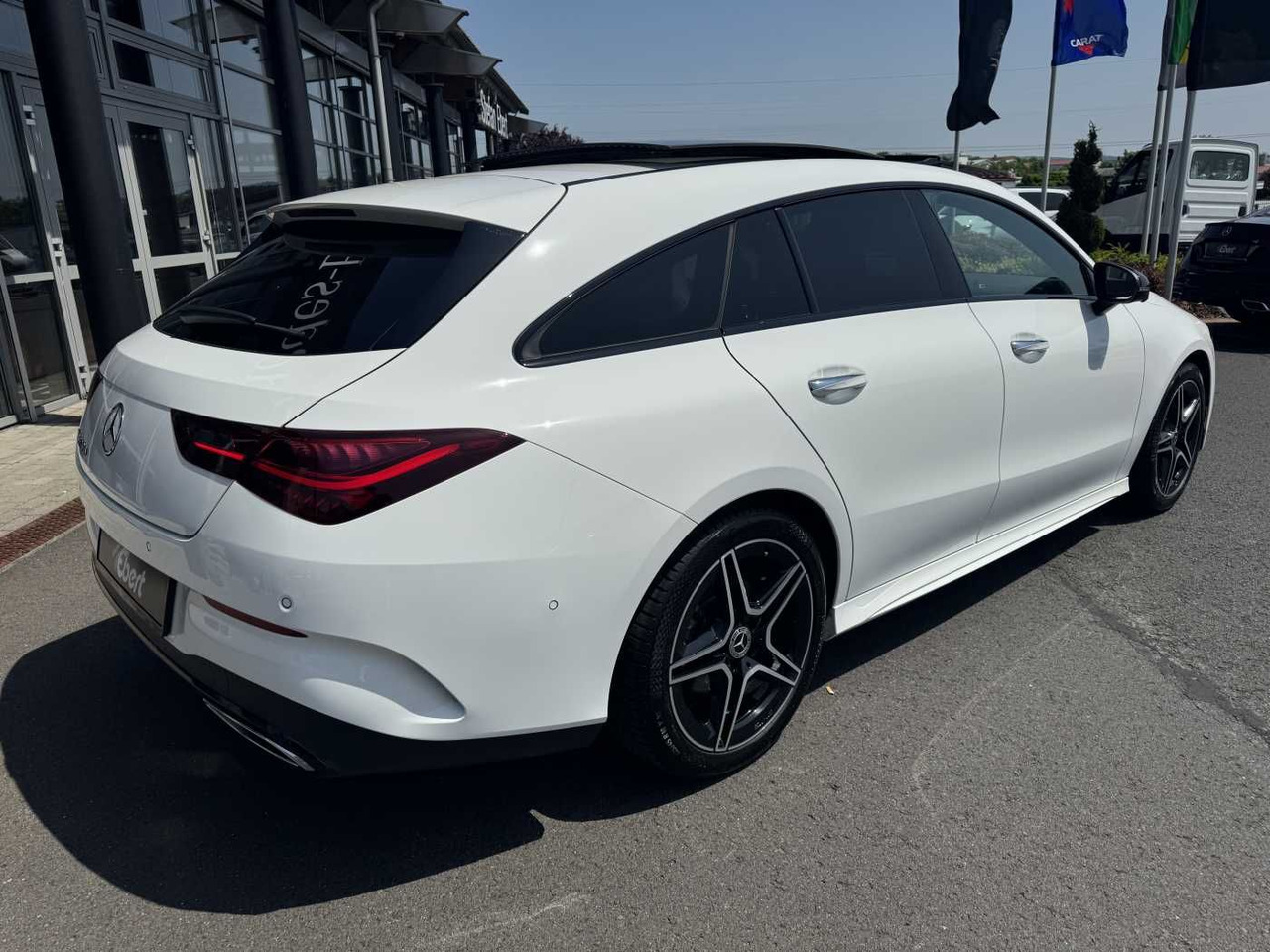 Mercedes-Benz CLA 220d Shooting Brake AMG+Pano+Distr+AHK+uvm. - Automobil: Foto 4 Mercedes-Benz CLA 220d Shooting Brake AMG+Pano+Distr+AHK+uvm. - Automobil: Foto 4