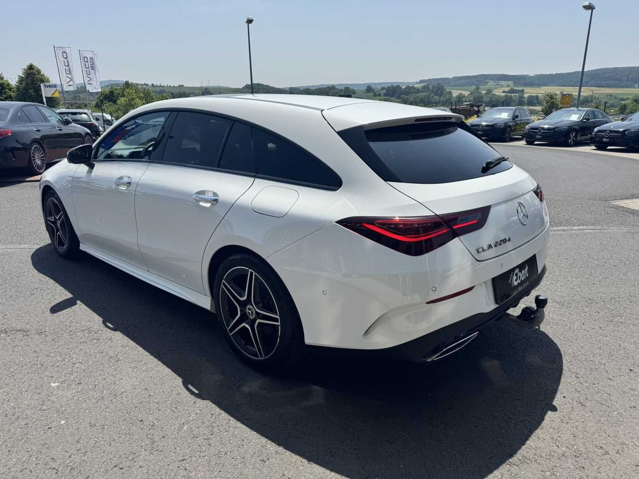 Mercedes-Benz CLA 220d Shooting Brake AMG+Pano+Distr+AHK+uvm. - Automobil: Foto 3 Mercedes-Benz CLA 220d Shooting Brake AMG+Pano+Distr+AHK+uvm. - Automobil: Foto 3