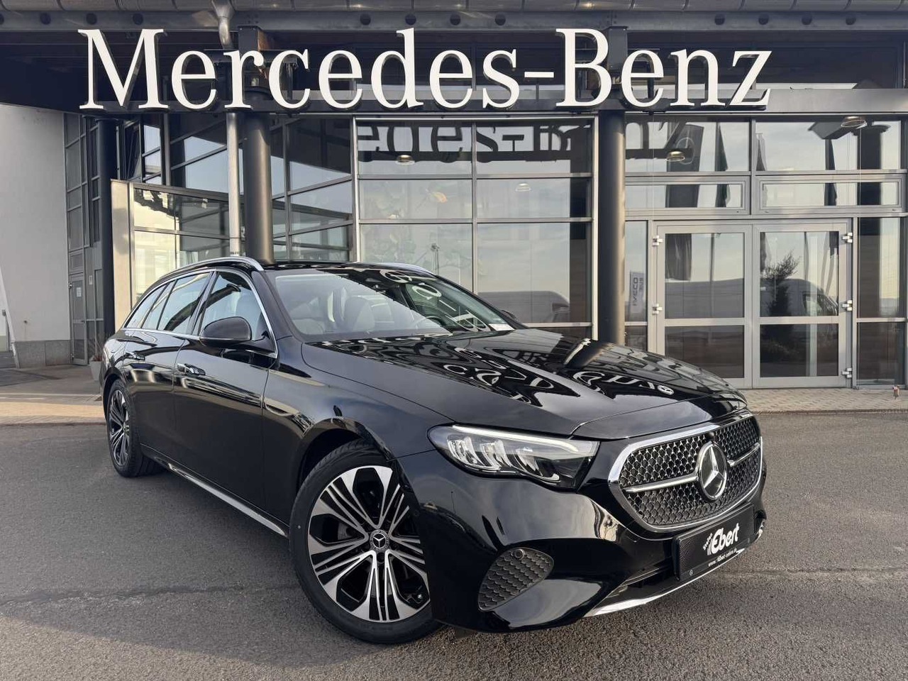Mercedes-Benz E 200 T AVANTGARDE+DistrPlus+Pano+ AHK+Ambiente - Automobil: Foto 1 Mercedes-Benz E 200 T AVANTGARDE+DistrPlus+Pano+ AHK+Ambiente - Automobil: Foto 1