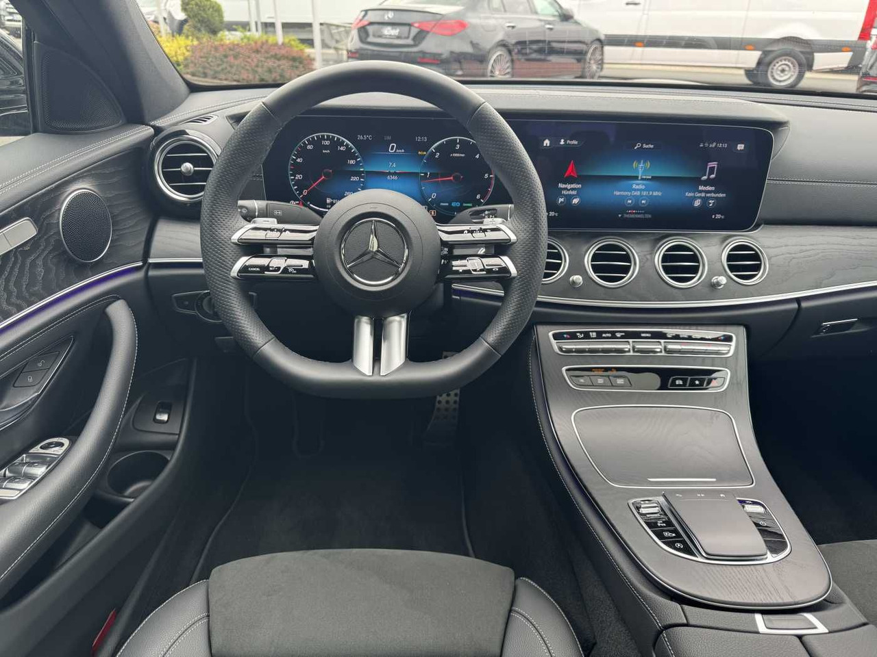 Berlină/ Sedan Mercedes-Benz E 220d AMG+Distr+Multibeam+Pano+ Ambiente+Night: Foto 11