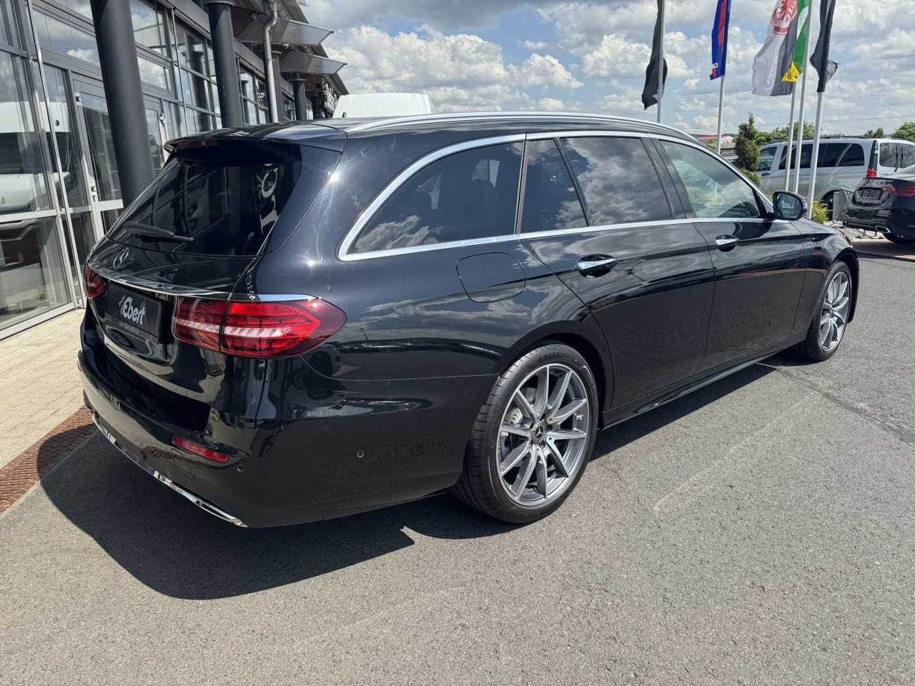 Mercedes-Benz E 220d AMG+Pano+Burm+Distr+Memory+AHK+360 - Automobil: Foto 4 Mercedes-Benz E 220d AMG+Pano+Burm+Distr+Memory+AHK+360 - Automobil: Foto 4