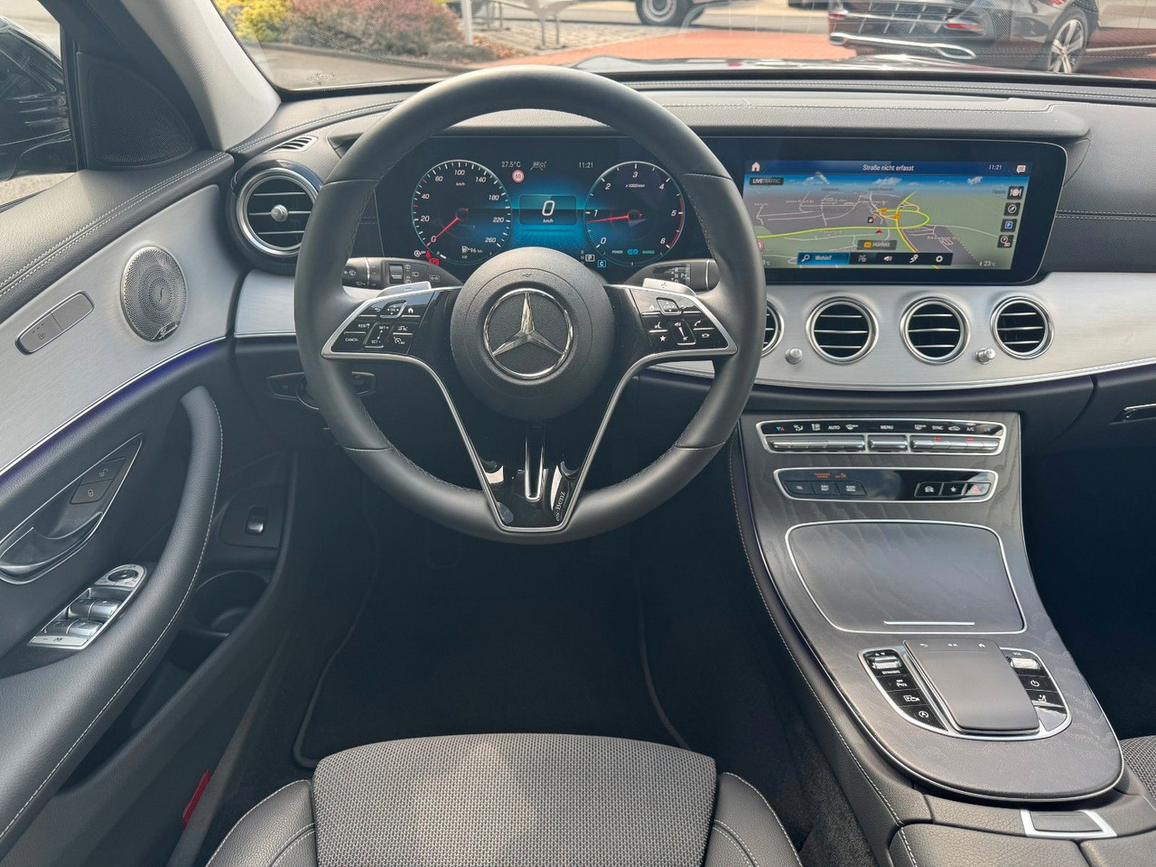 Mașină break Mercedes-Benz E 220d Avantgarde+DistrPlus+Pano+Burm+360+Night: Foto 15