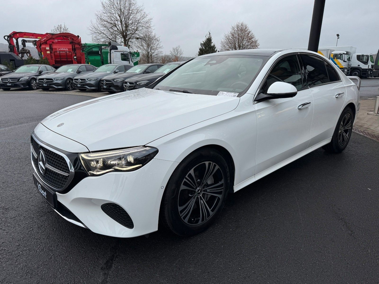 Mercedes-Benz E 450 4M Avantgarde+Pano+DistrPro+Digital+360 - Berlină/ Sedan: Foto 3 Mercedes-Benz E 450 4M Avantgarde+Pano+DistrPro+Digital+360 - Berlină/ Sedan: Foto 3