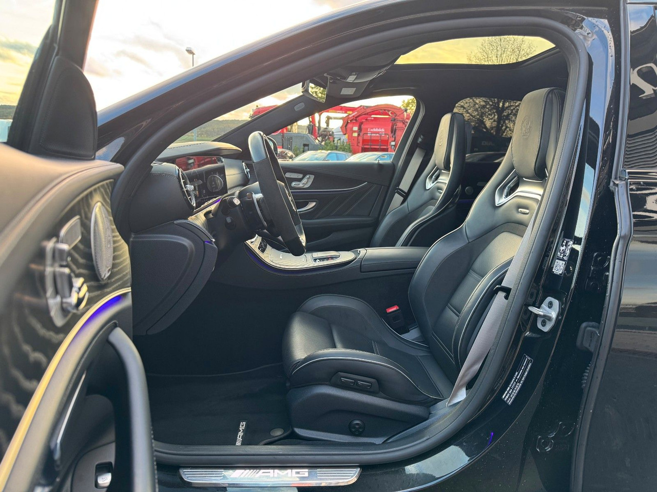 Berlină/ Sedan Mercedes-Benz E 63 AMG S Pano+Burm+AirM+HUD+360+uvm.: Foto 10 Berlină/ Sedan Mercedes-Benz E 63 AMG S Pano+Burm+AirM+HUD+360+uvm.: Foto 10