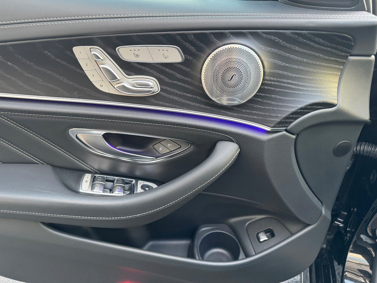 Berlină/ Sedan Mercedes-Benz E 63 AMG S Pano+Burm+AirM+HUD+360+uvm.: Foto 11 Berlină/ Sedan Mercedes-Benz E 63 AMG S Pano+Burm+AirM+HUD+360+uvm.: Foto 11