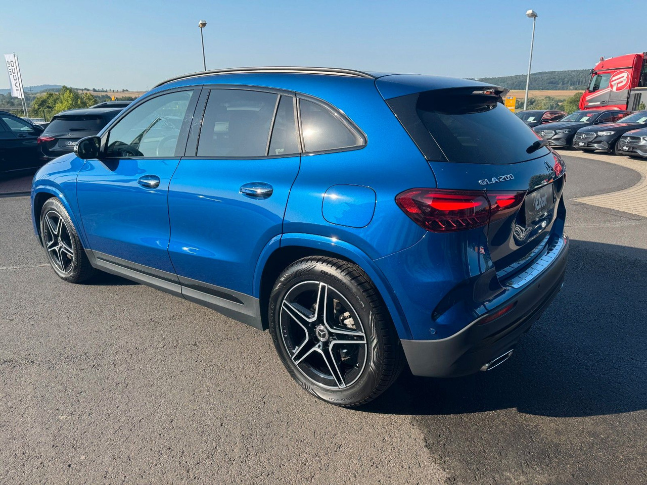 Mercedes-Benz GLA 200 AMG+PANO+DistrPlus+RFK+Night - SUV: Foto 3 Mercedes-Benz GLA 200 AMG+PANO+DistrPlus+RFK+Night - SUV: Foto 3