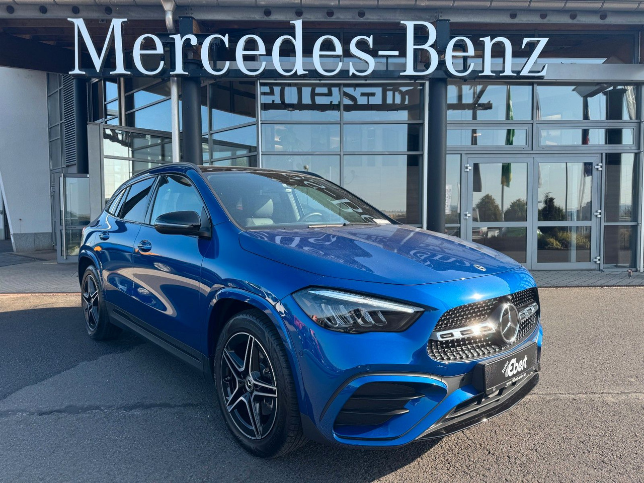 SUV Mercedes-Benz GLA 200 AMG+PANO+DistrPlus+RFK+Night: Foto 22 SUV Mercedes-Benz GLA 200 AMG+PANO+DistrPlus+RFK+Night: Foto 22