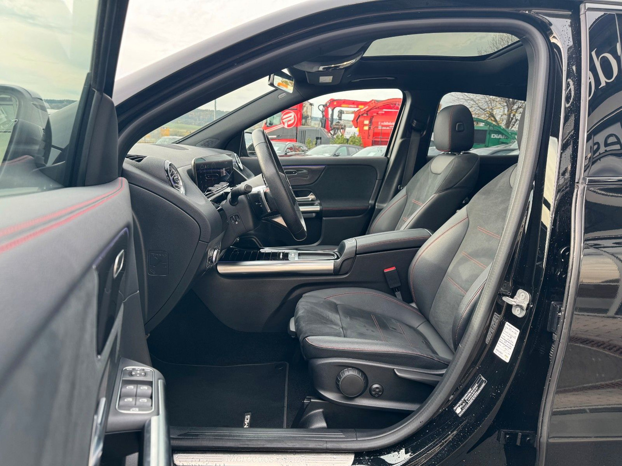 SUV Mercedes-Benz GLA 200 AMG+Pano+Distr+Ambiente+Multibeam+: Foto 11