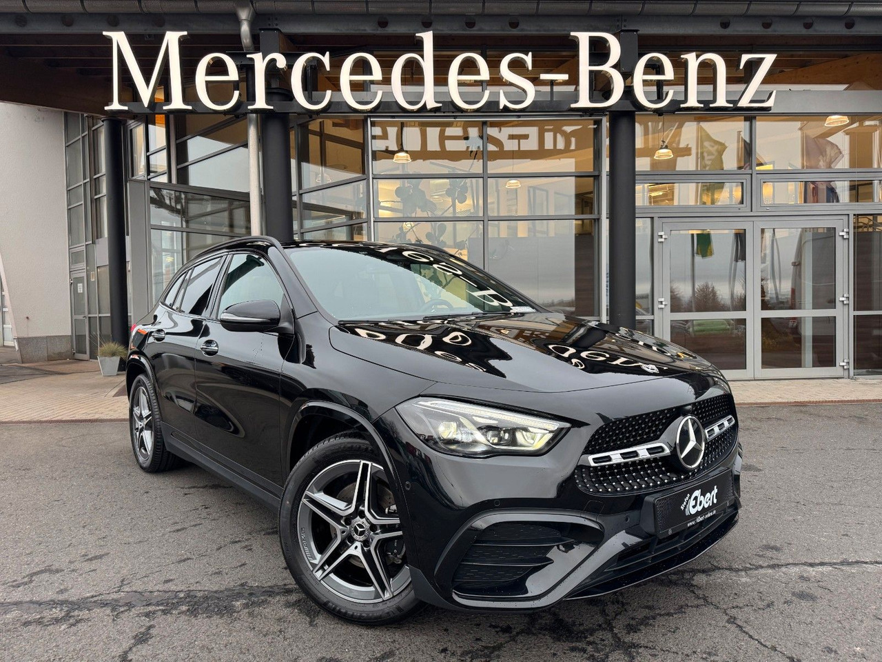 Mercedes-Benz GLA 200 AMG+Pano+Distr+Ambiente+Multibeam+ - SUV: Foto 1 Mercedes-Benz GLA 200 AMG+Pano+Distr+Ambiente+Multibeam+ - SUV: Foto 1
