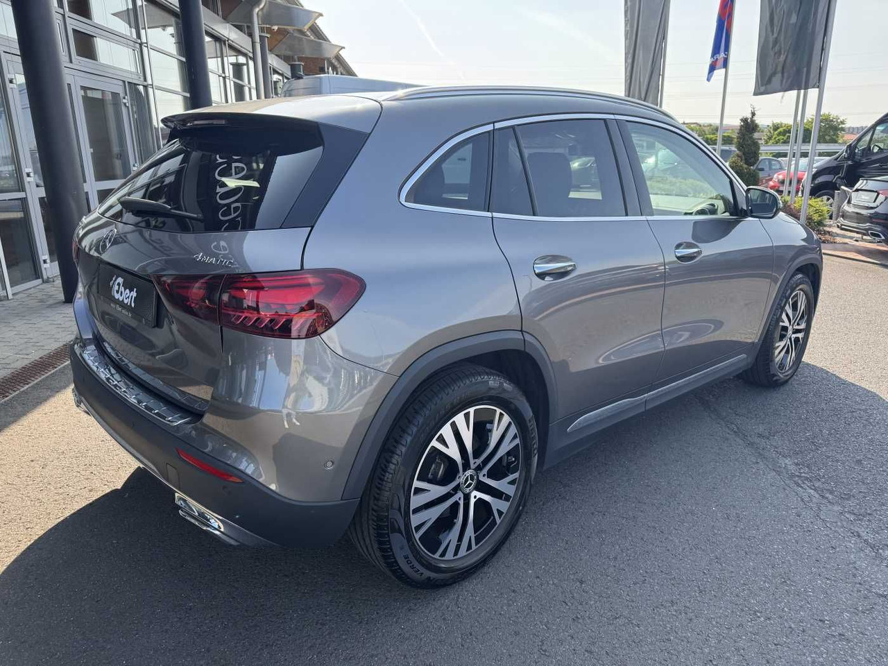 Mercedes-Benz GLA 200d 4M Progressive+Distr+Ambiente+Offroad - SUV: Foto 4 Mercedes-Benz GLA 200d 4M Progressive+Distr+Ambiente+Offroad - SUV: Foto 4
