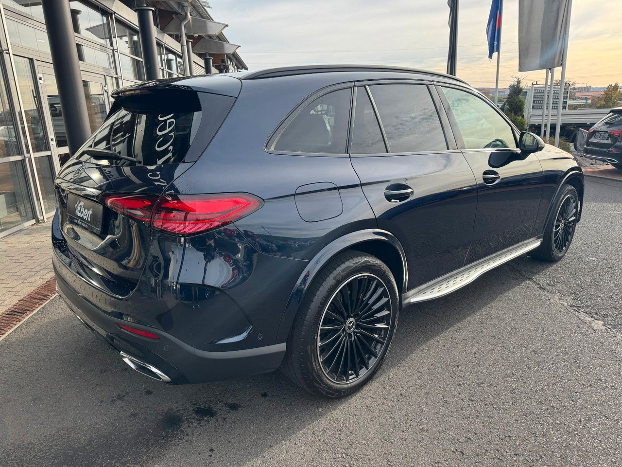 Mercedes-Benz GLC 300 4M+AMG+Pano+Burm+360+Memory - SUV: Foto 4 Mercedes-Benz GLC 300 4M+AMG+Pano+Burm+360+Memory - SUV: Foto 4