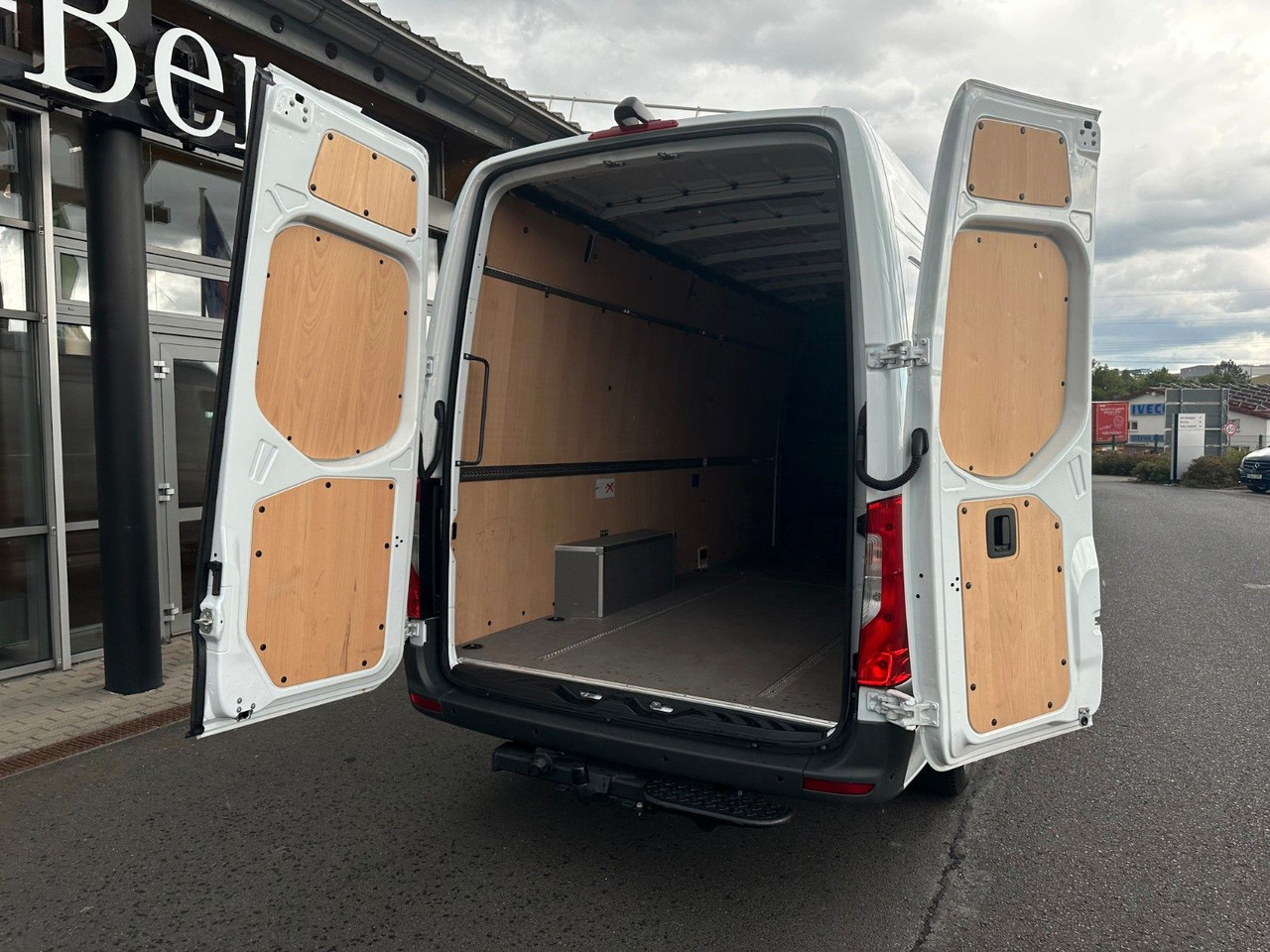 Mercedes-Benz Sprinter 317 CDI 9G 4325 Klima Kamera SHZ AHK - Dubă: Foto 5 Mercedes-Benz Sprinter 317 CDI 9G 4325 Klima Kamera SHZ AHK - Dubă: Foto 5