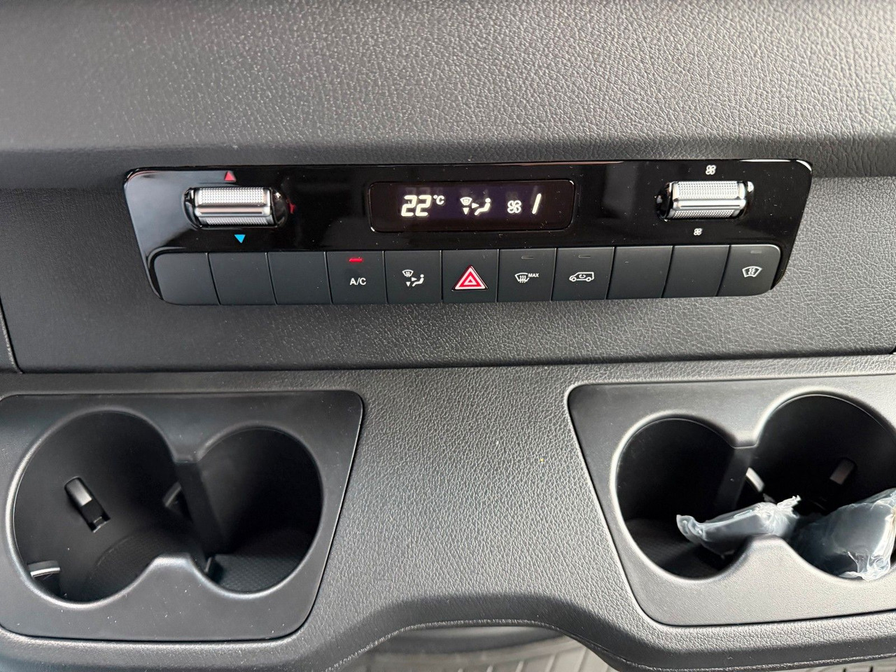 Autoutilitară cu platformă, Autoutilitară cabină dublă Mercedes-Benz Sprinter 319 CDI 3665 DoKa AHK Klima LED: Foto 16 Autoutilitară cu platformă, Autoutilitară cabină dublă Mercedes-Benz Sprinter 319 CDI 3665 DoKa AHK Klima LED: Foto 16