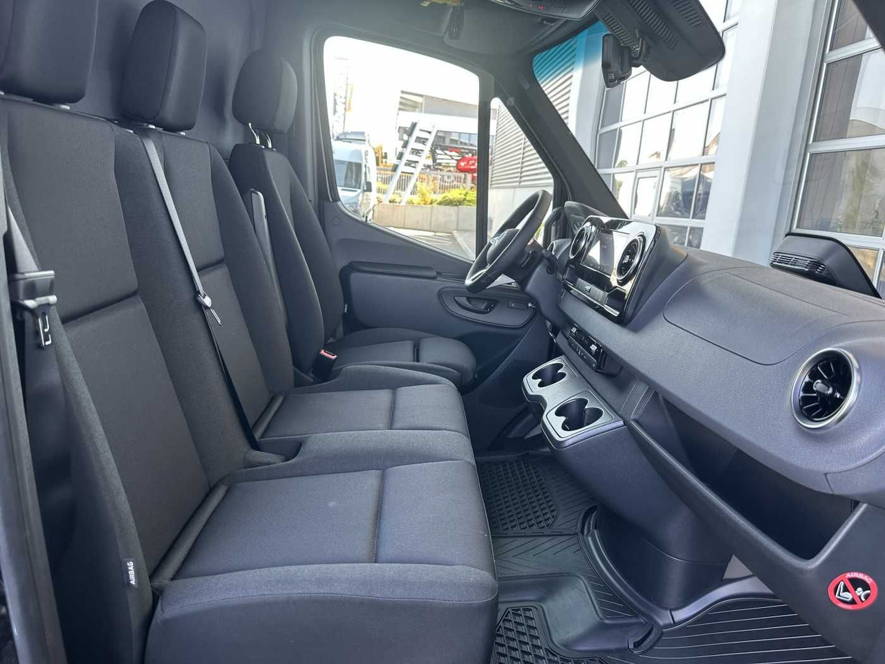 Dubă Mercedes-Benz Sprinter 319 CDI 4325 AHK DISTRONIC 360 Klima: Foto 9