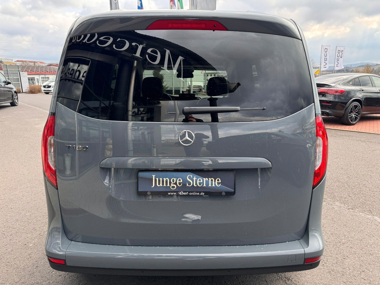 Mercedes-Benz T 180 Style LED Kamera KEYLESS MBUX SHZ - Automobil: Foto 5 Mercedes-Benz T 180 Style LED Kamera KEYLESS MBUX SHZ - Automobil: Foto 5