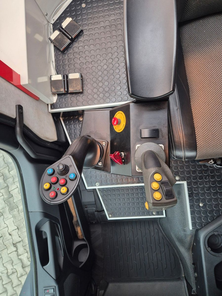 Camion cu macara Mercedes-Benz TUROX 8x8 Eschlböck Biber 92 Holzhacker / 1.512h: Foto 23